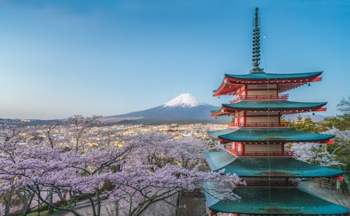 The Churei To at the Arakurayama Sengen Park 