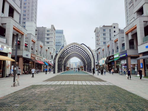 Kostenloses Stock Foto zu allee, gebäude, geschäftsviertel