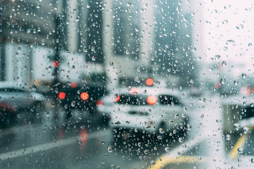 Light Rain Moves Along Eastern Seaboard Into New England