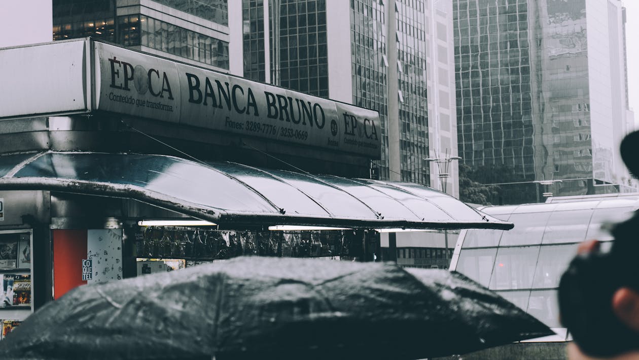 Bezpłatne Szary Budynek Epica Banca Bruno Zdjęcie z galerii