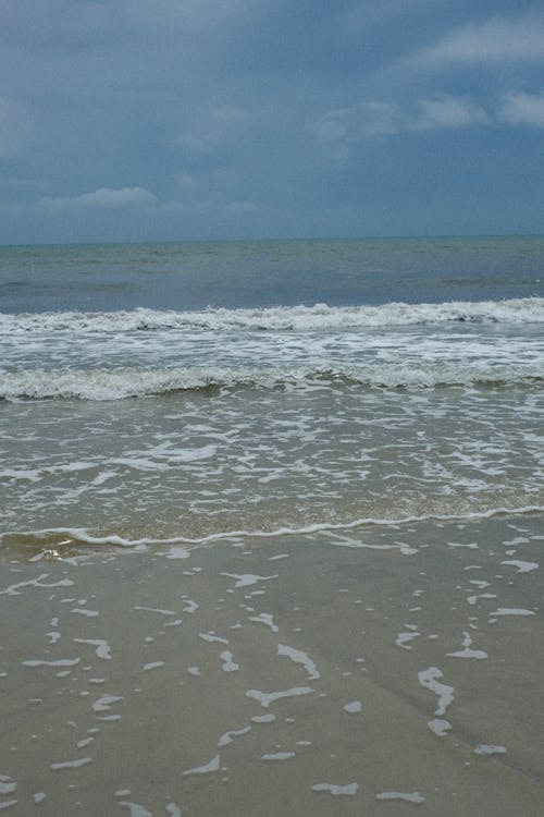 Ilmainen kuvapankkikuva tunnisteilla aallot, horisontti, meri