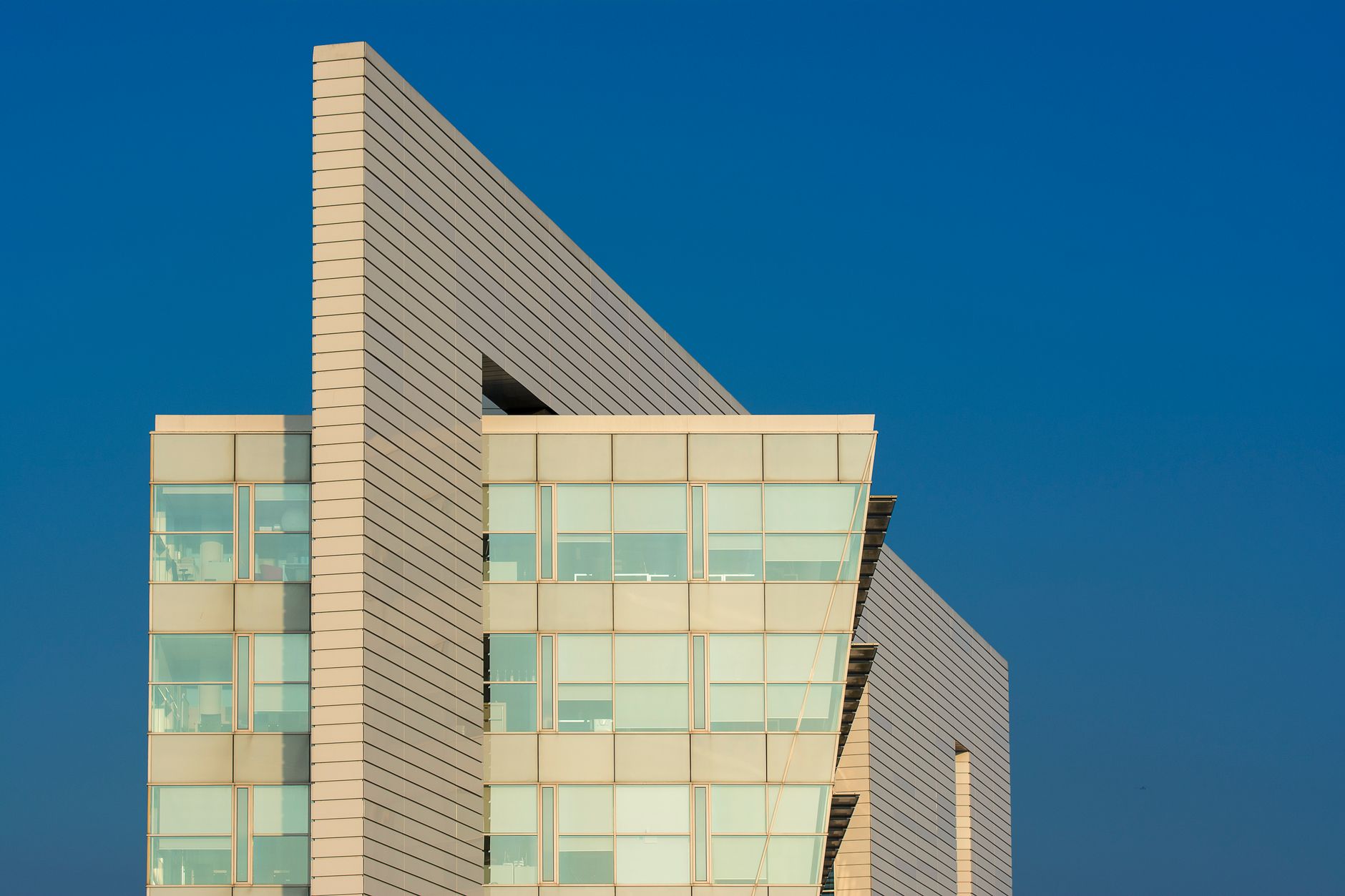 Gulf Banks Brace For Deposit Volatility As Qatar And Egypt Highlight Regional Spillovers