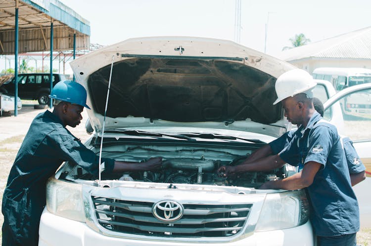 Toyota Hilux Mechanic