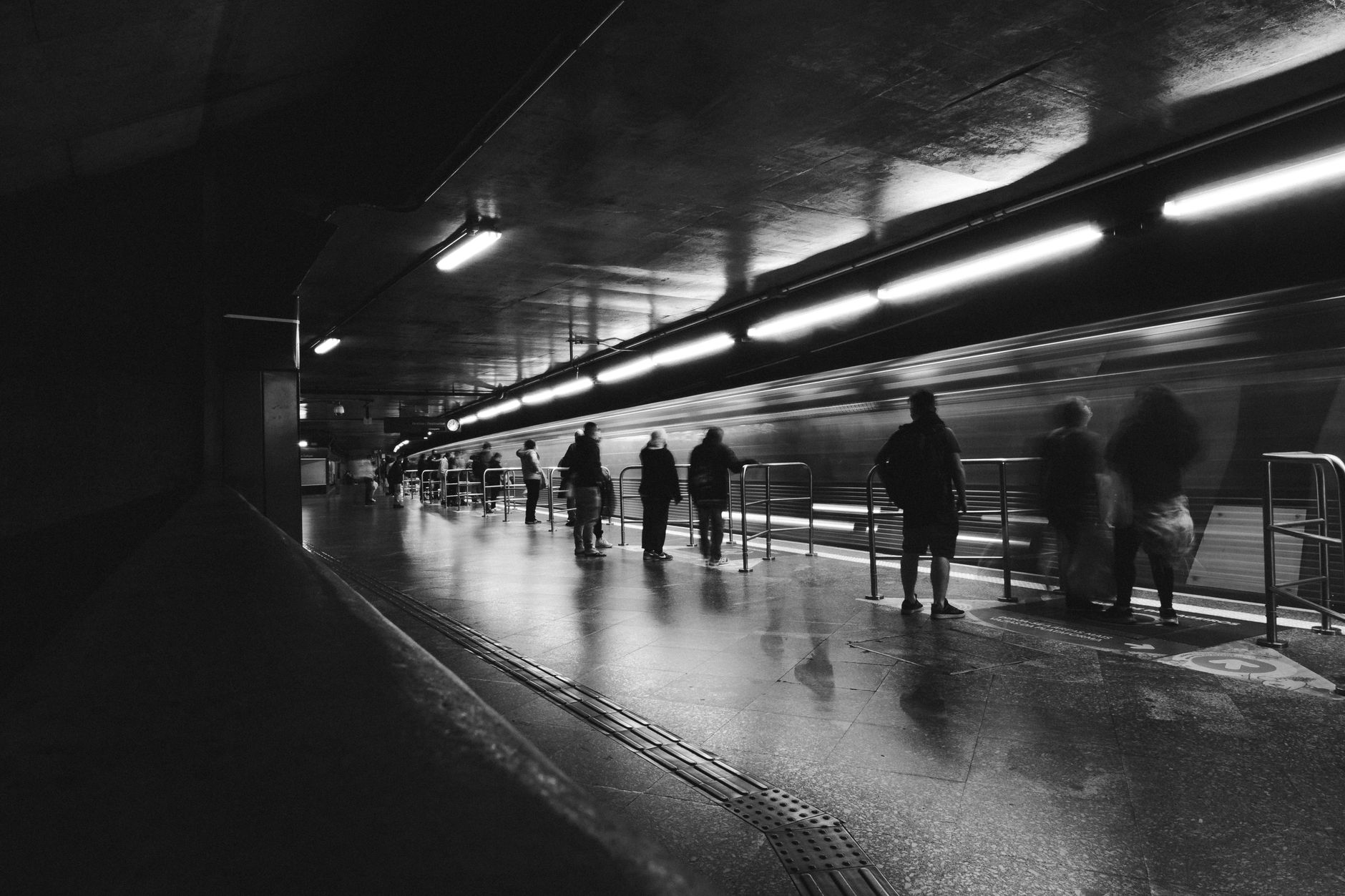 Metrô de SP: Elevadores Substituem Escadas Rolantes em Nova Linha