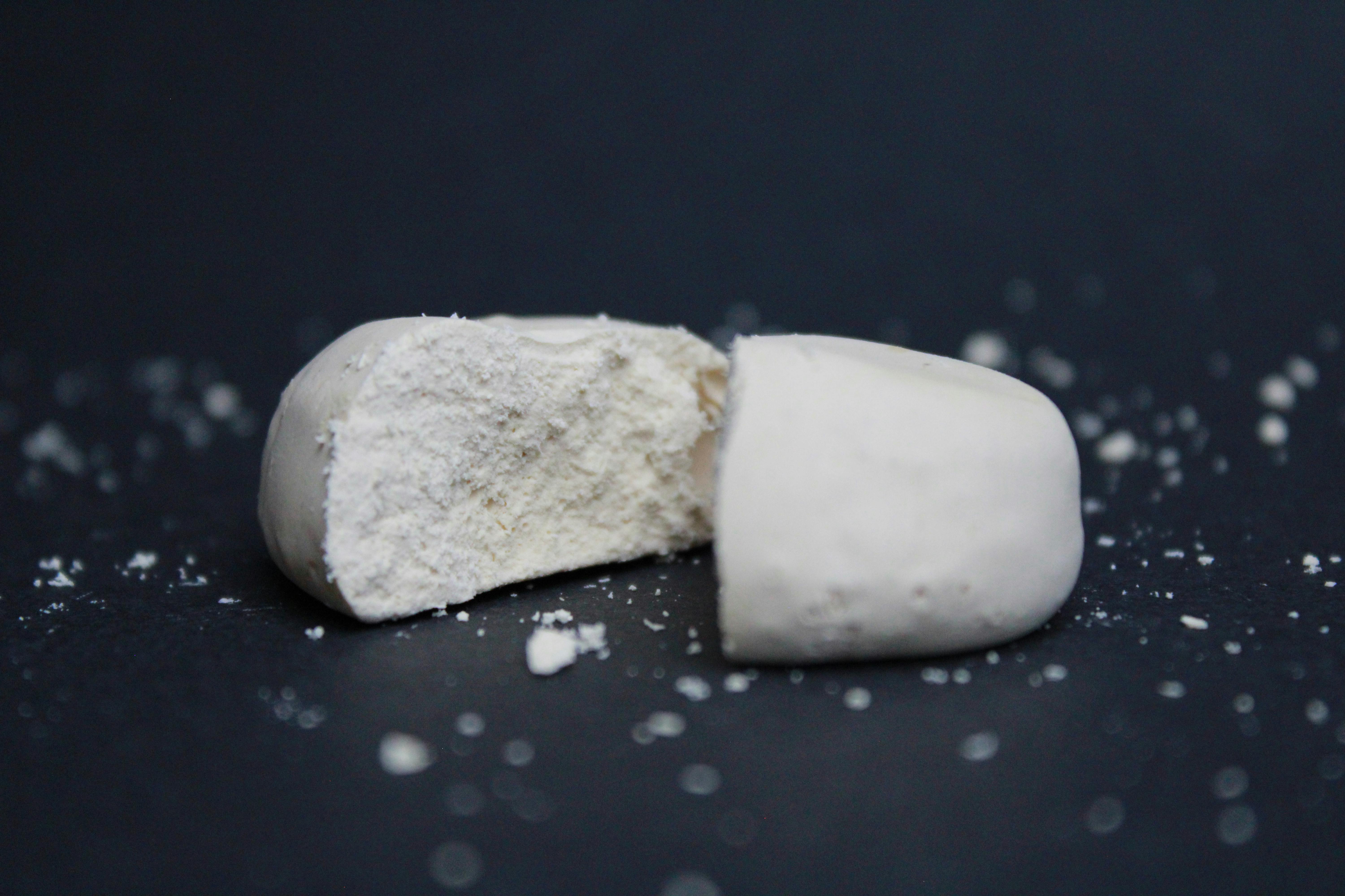 Posso usar soda cáustica para desentupir canos?