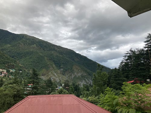 Fotos de stock gratuitas de cerros, clima lluvioso, día lluvioso