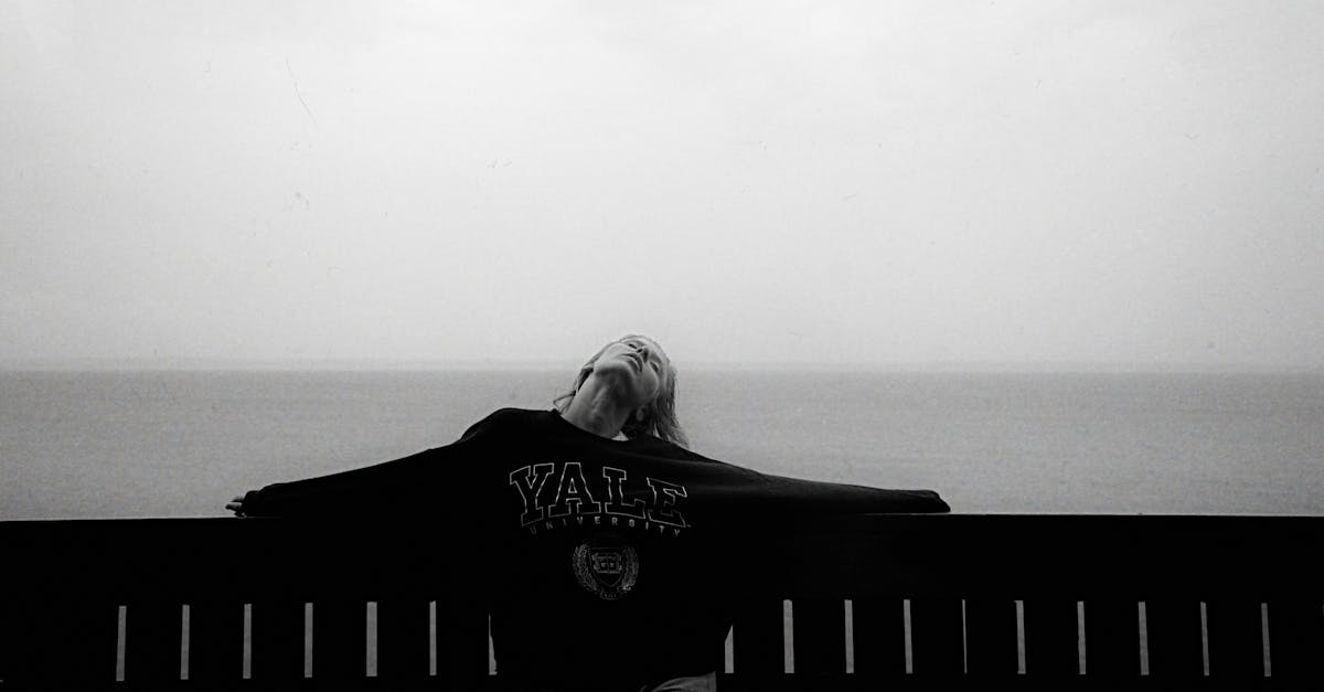 大學應拒絕屈從政治脅迫,堅守學術自由底線