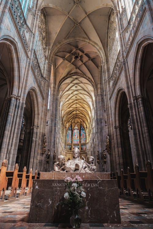 Foto stok gratis altar, arsitektur bersejarah, bangku gereja