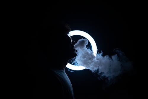 Δωρεάν στοκ φωτογραφιών με άνδρας, καπνίζω, κάπνισμα Φωτογραφία από στοκ φωτογραφιών