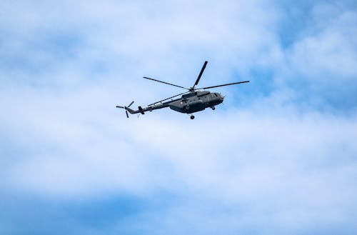 Kostenloses Stock Foto zu armee, fliegen, flug