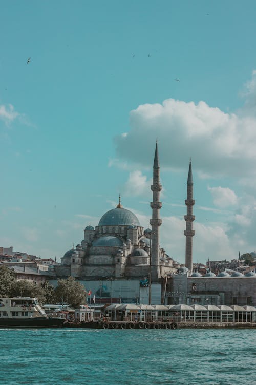 Gratis stockfoto met blauwe lucht, bosporus, buitenkant van het gebouw