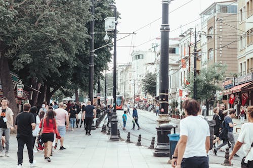 Základová fotografie zdarma na téma centrum města, chodník, chůze