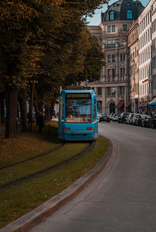 Gratis stockfoto met 85mm, blauw, blauwe tram