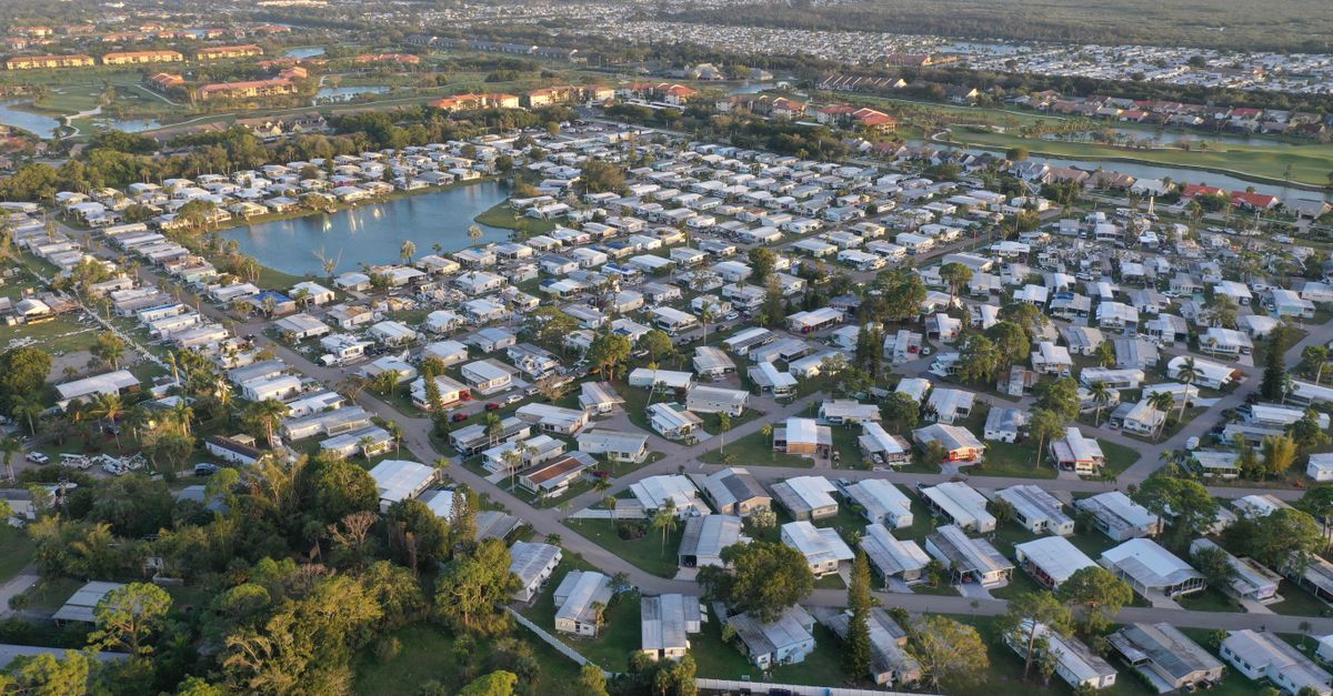 Scenic aerial shot of a sprawling residential community in Fort Myers, Florida.