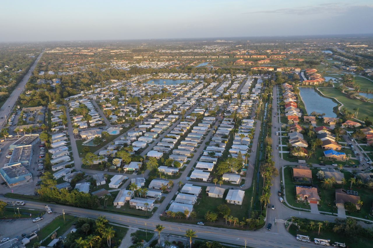 Aerial view of a suburban Florida neighborhood with clear skies
