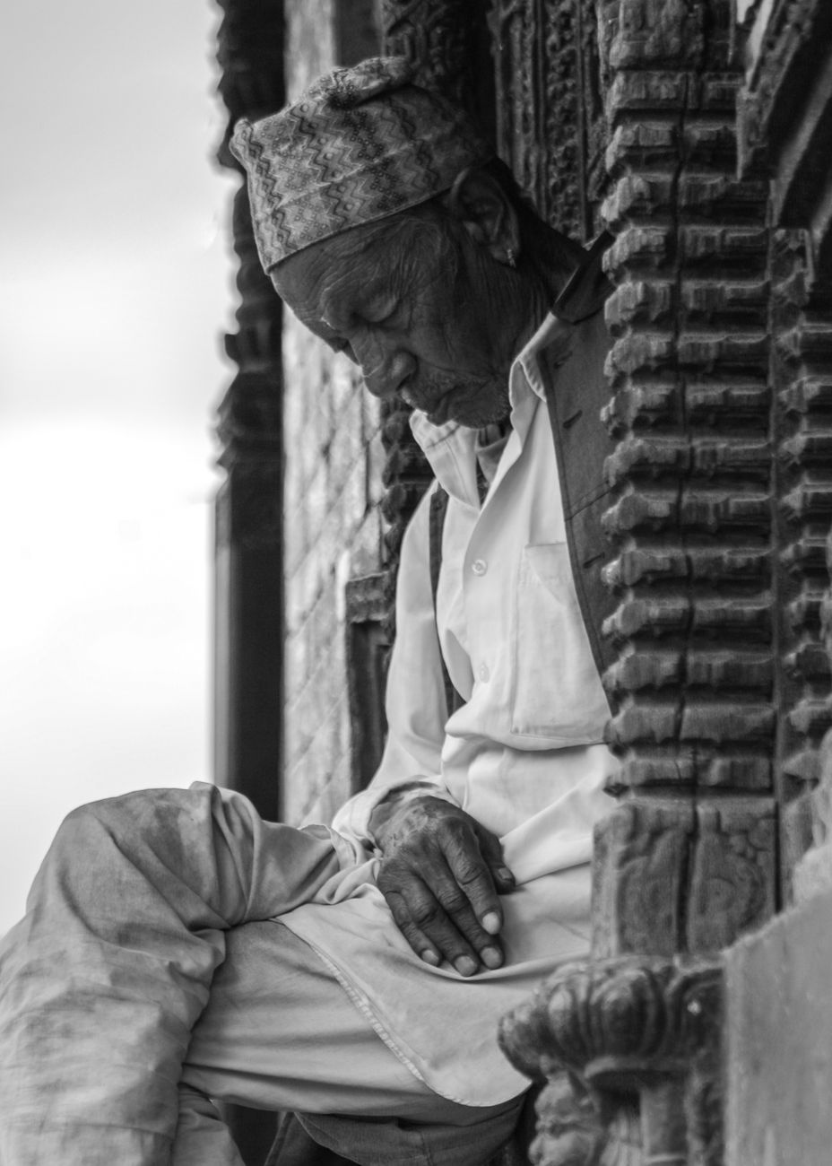 Photo En Niveaux De Gris De L homme Endormi Photo Gratuite Photo En Niveaux De Gris De L homme Endormi Photo Gratuite