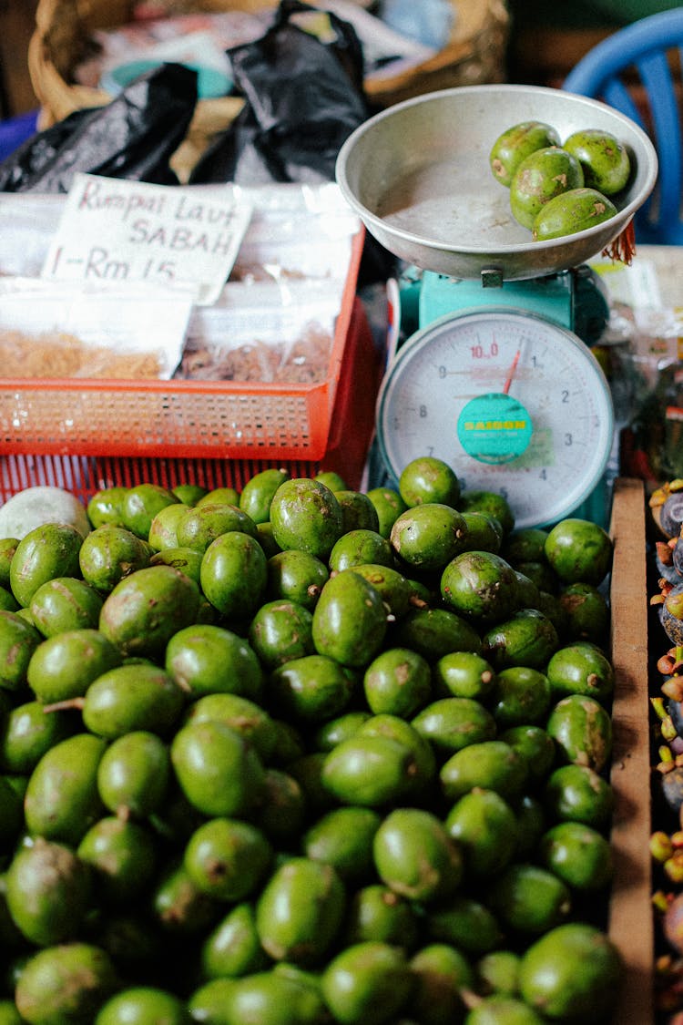 Green Fruits In Fruit And Vegetable Market