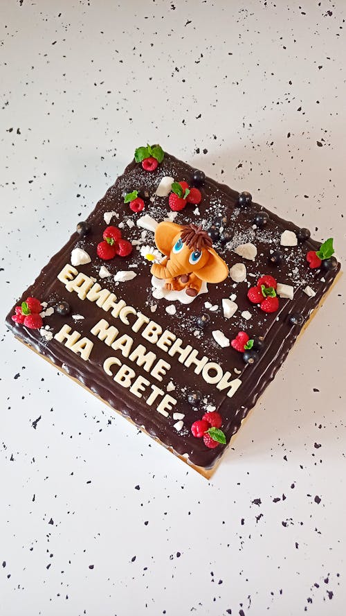 Free anne, çikolatalı kek, doğum günü pastası içeren Ücretsiz stok fotoğraf Stock Photo