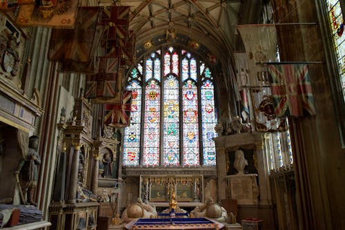 Foto profissional grátis de capela, interior, janela