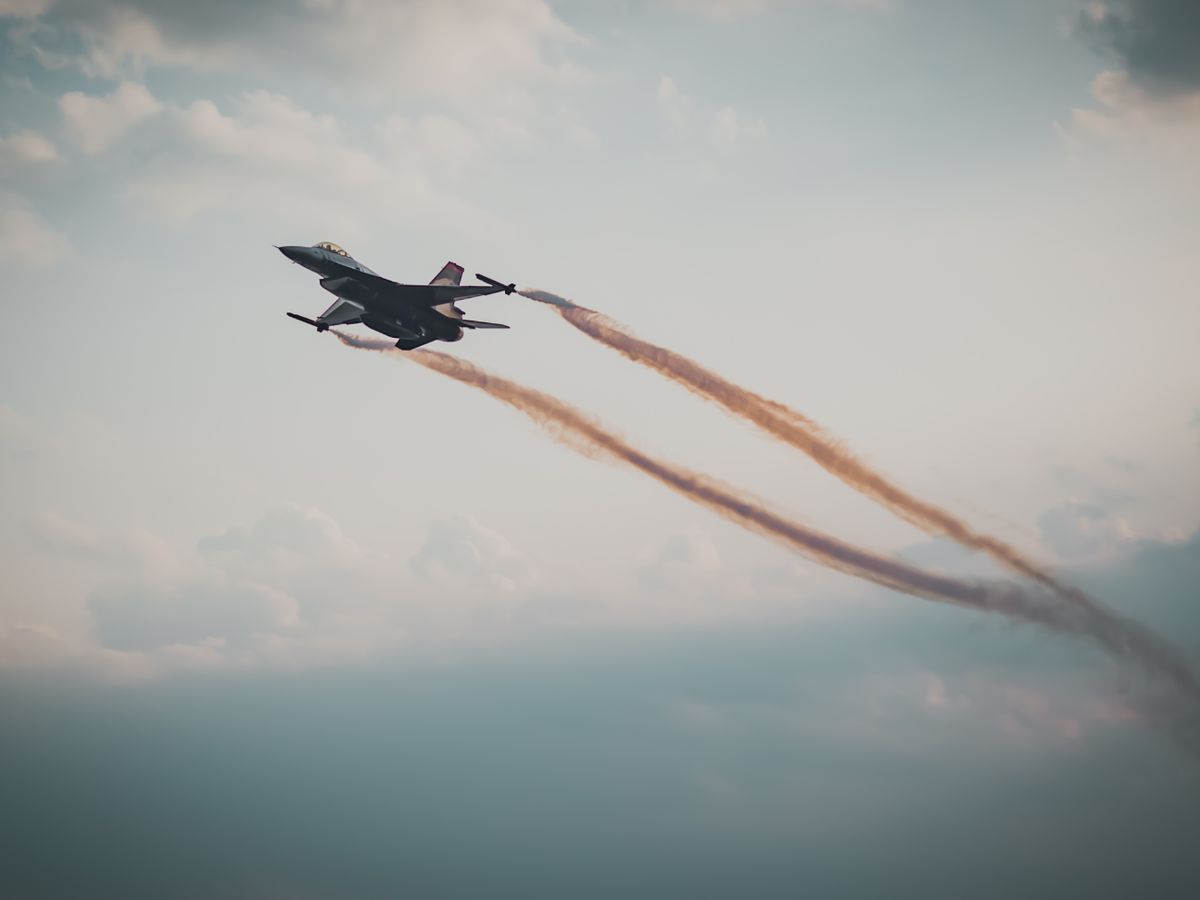 ロシアの戦略爆撃機ツポレフ22M3が墜落、東シベリアで 乗員は脱出