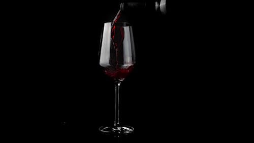 Бесплатное стоковое фото с алкогольный напиток, бокал вина, красное вино