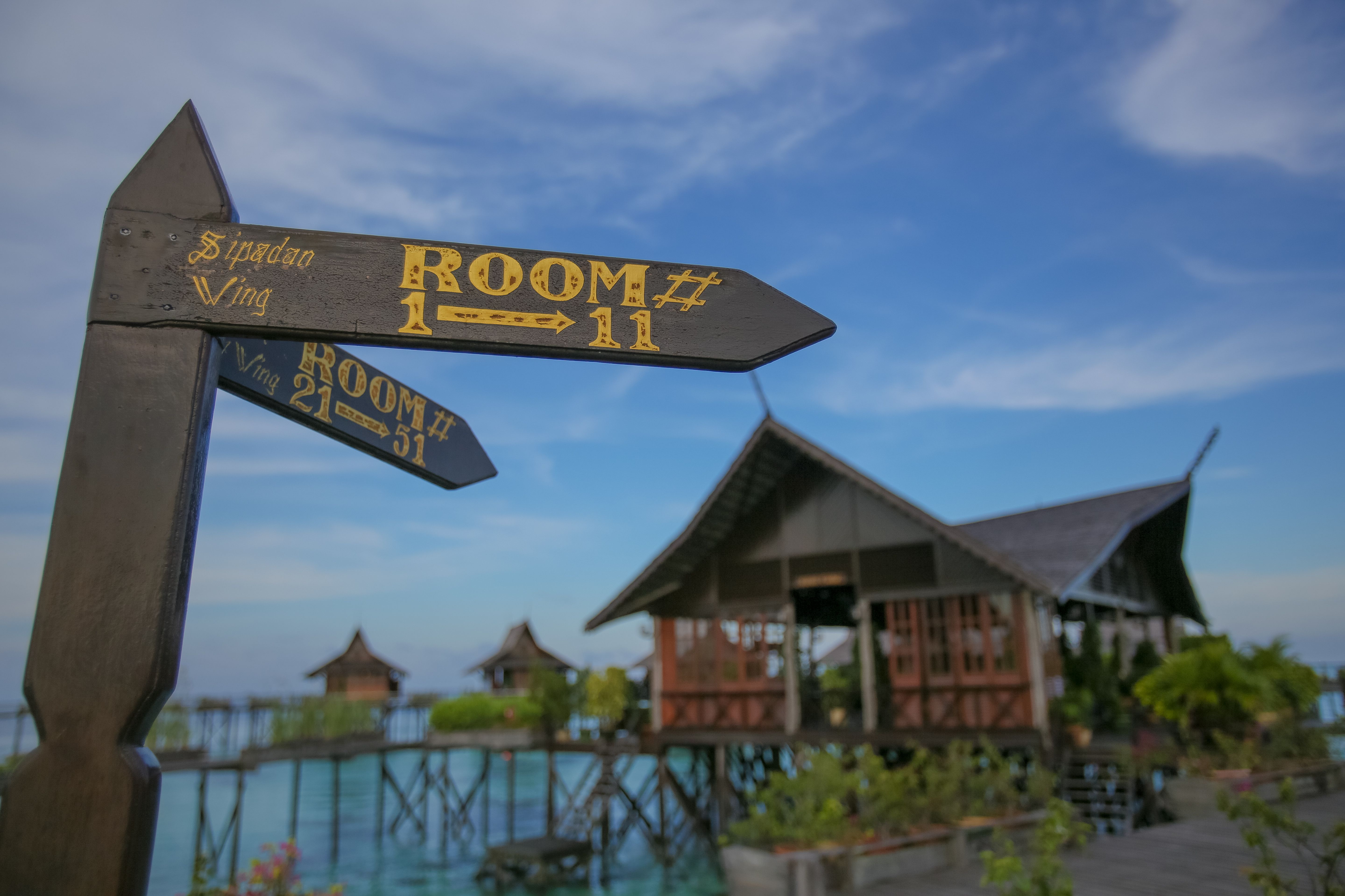 "Kaengkrachan Boathouse Paradise Resort"