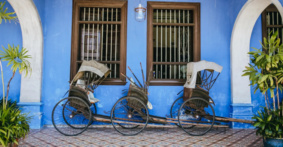 Rues colorées et bâtiments coloniaux de George Town, Penang, classés à l'UNESCO