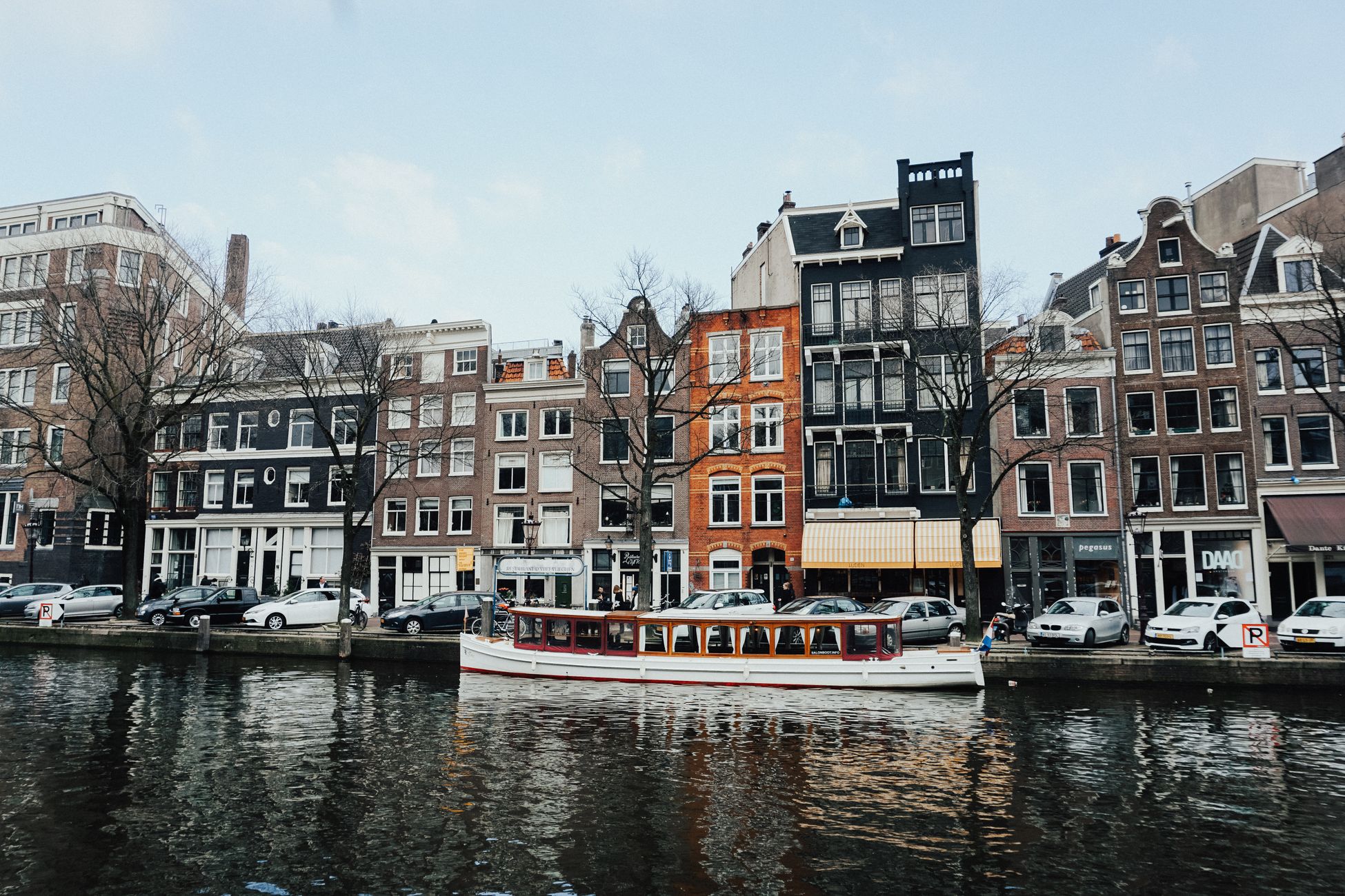 Raad van State oordeelt dat Herengracht geen woonerf mag heten
