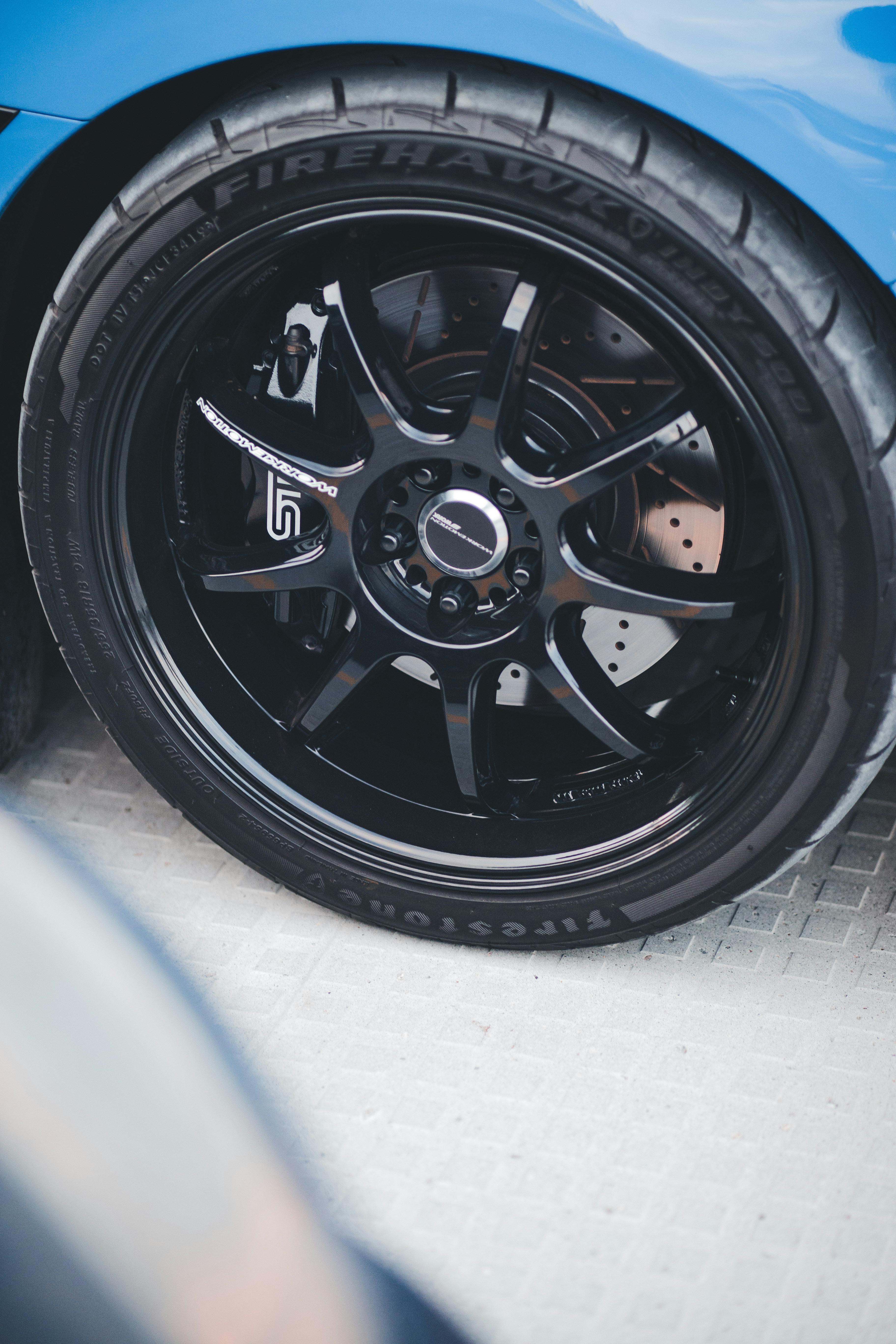 Closeup of a Wheel and Tire Combo on an Automobile · Free Stock Photo