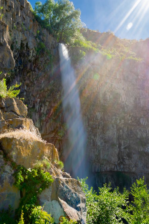 Foto profissional grátis de cachoeira, cânion, céu azul