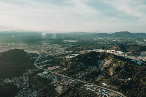 Darmowe zdjęcie z galerii z fotografia lotnicza, góry, miasta