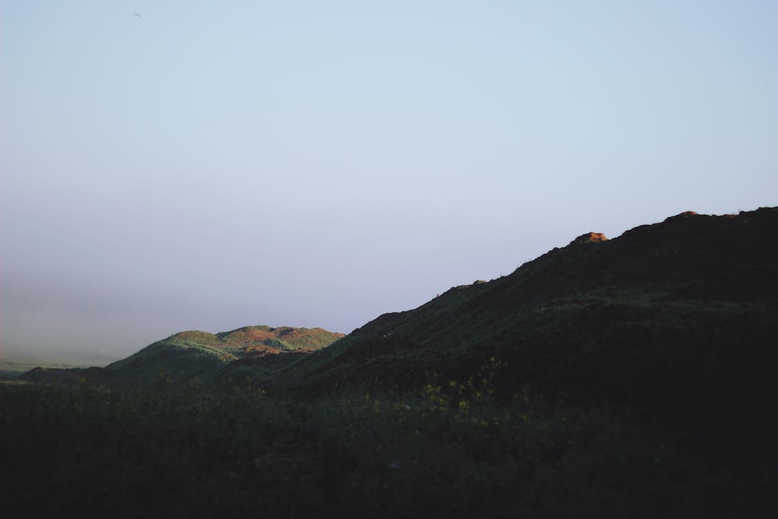 Immagine gratuita di cielo, colline, fotografia della natura