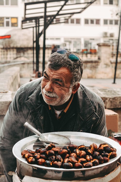 Kostenloses Stock Foto zu essen, gesicht, kastanien