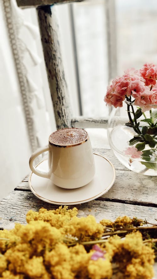 Foto profissional grátis de bebida, café, caneca de cerâmica