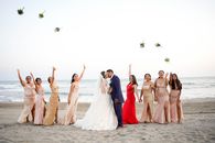 Throw bouquets at Images