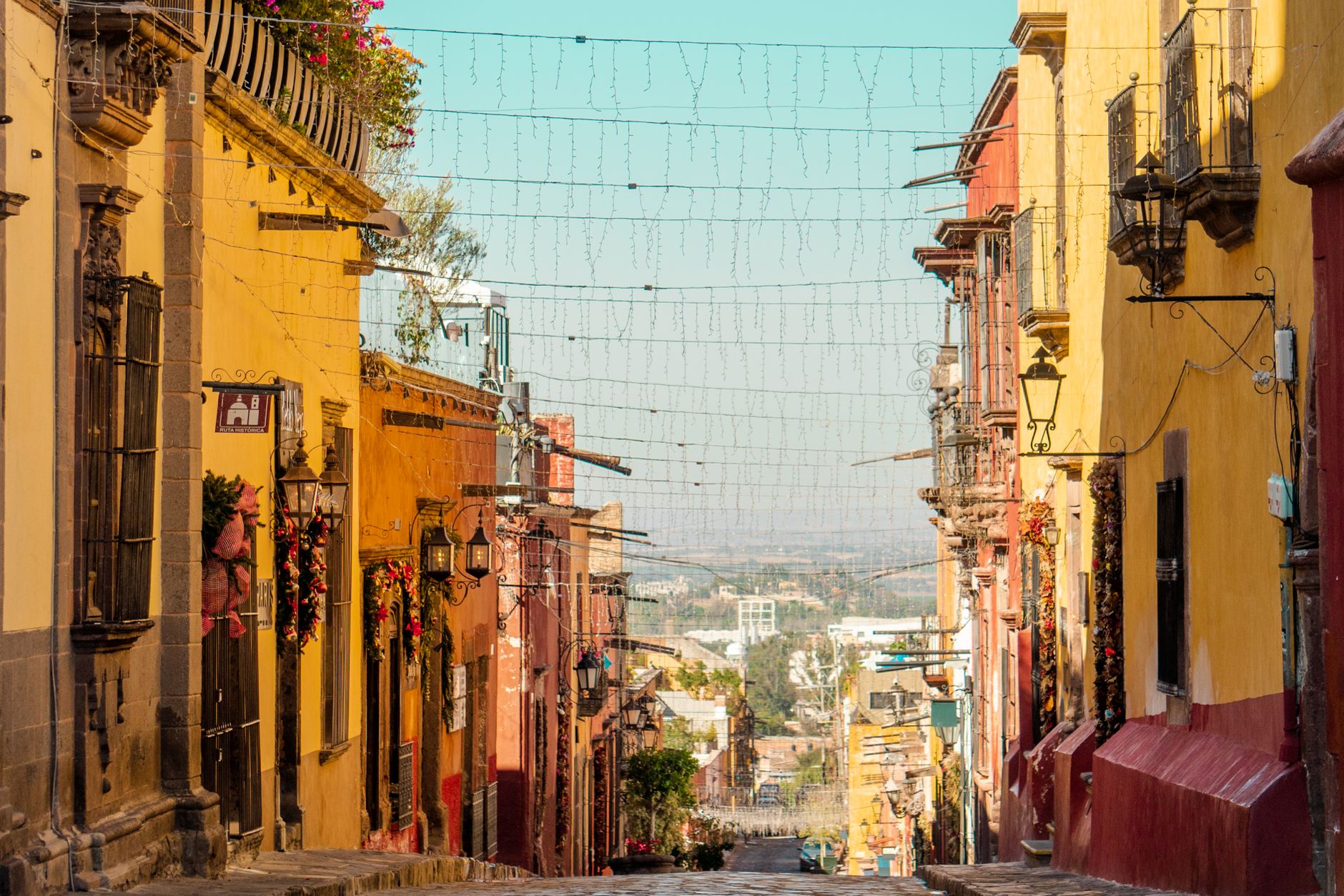 Mexico residency income requirements 2026 Americans — colorful colonial streets of San Miguel de Allende