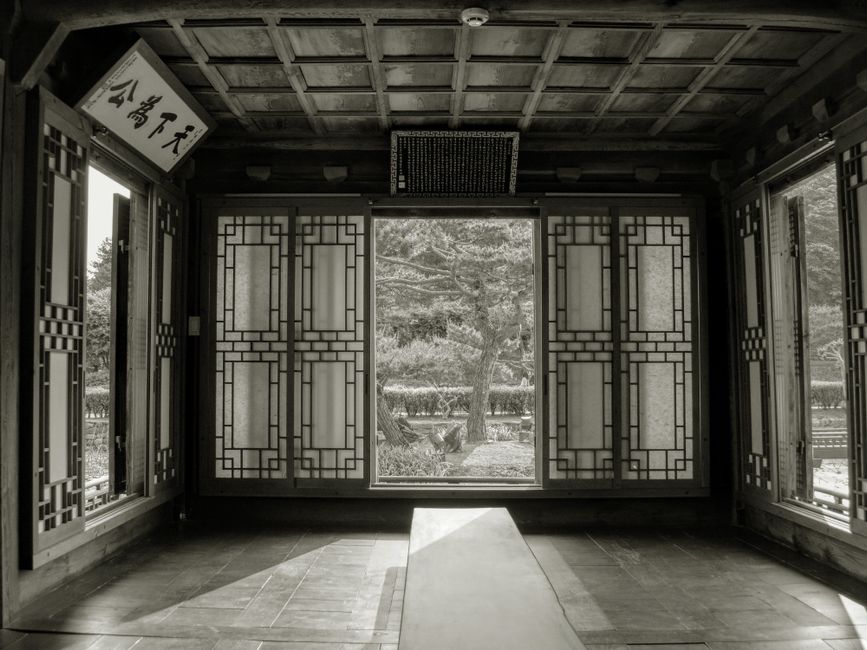 Steeped in Tradition: Korean Tea House Etiquette 101