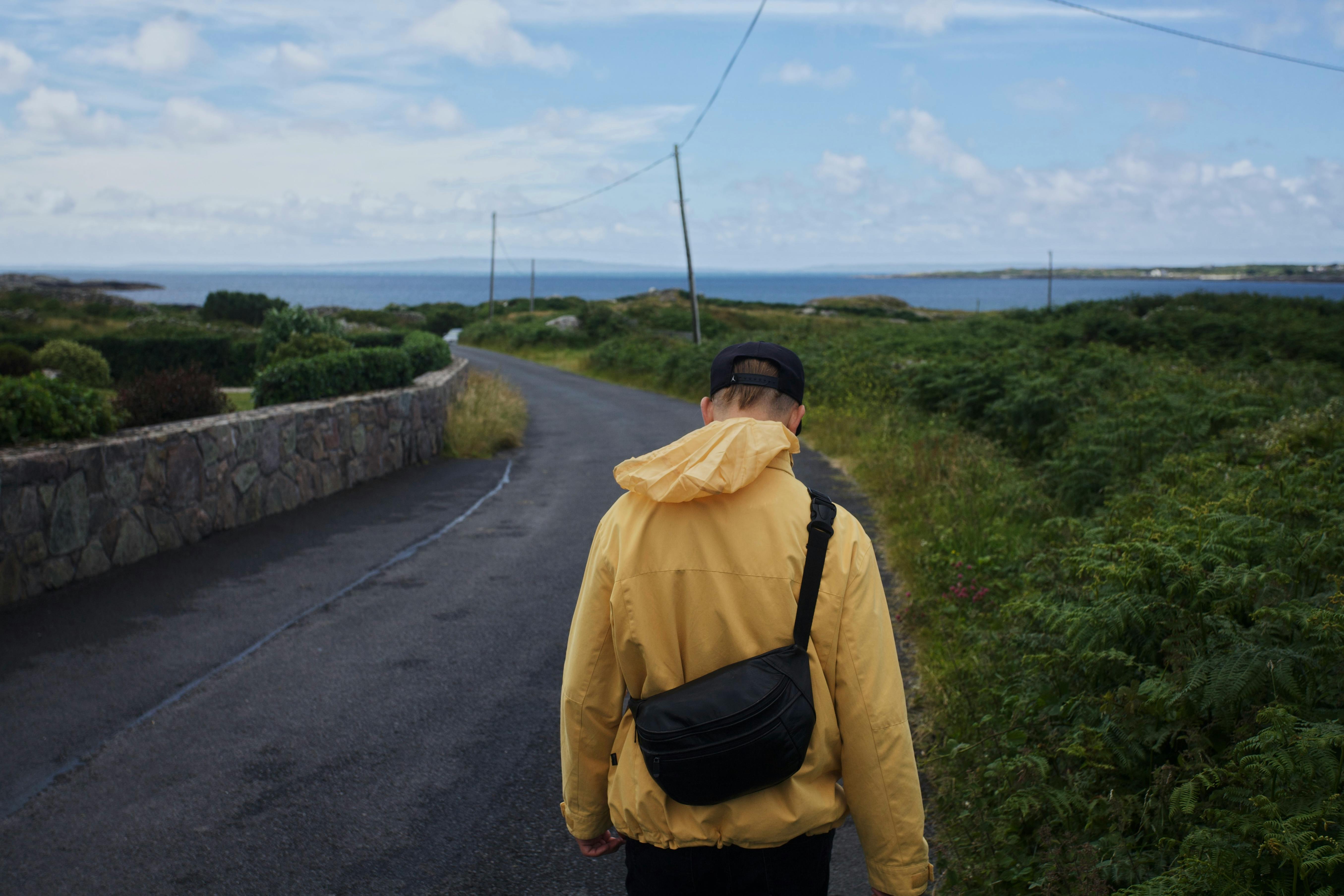 15 Irish travel experts to follow on Instagram for cheap flights, budget breaks and last-minute deals — Photo by Anastasiia L