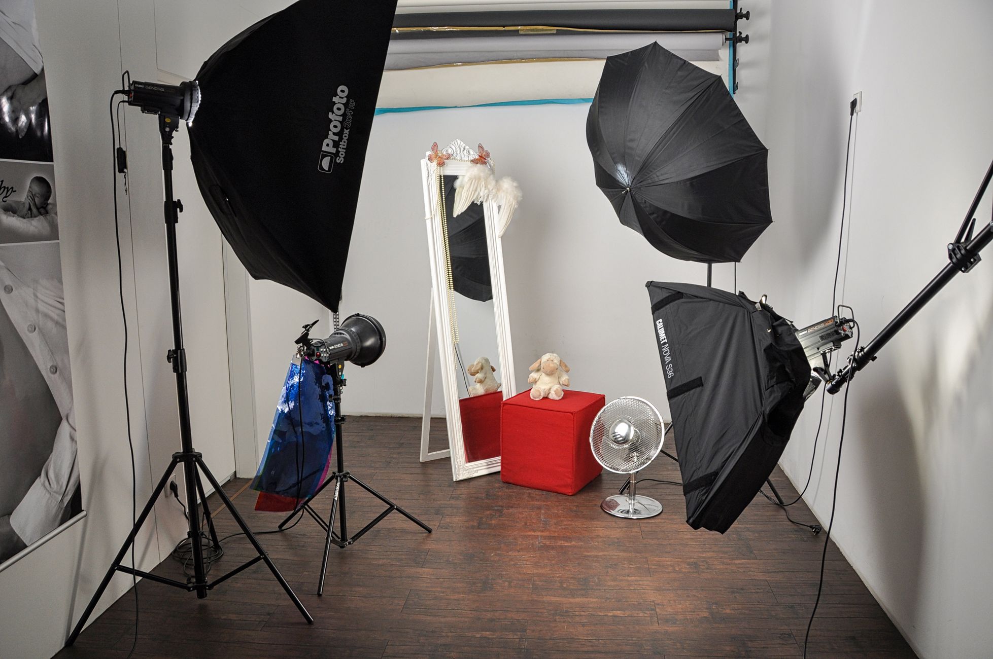 Modern photography studio setup with softbox lighting and props in Leipzig.