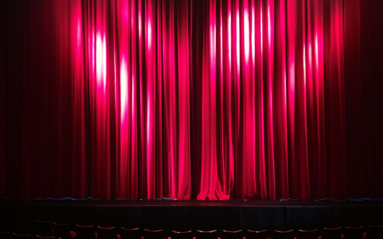 The festival rewrites its rules: this year the jury will not watch behind closed doors