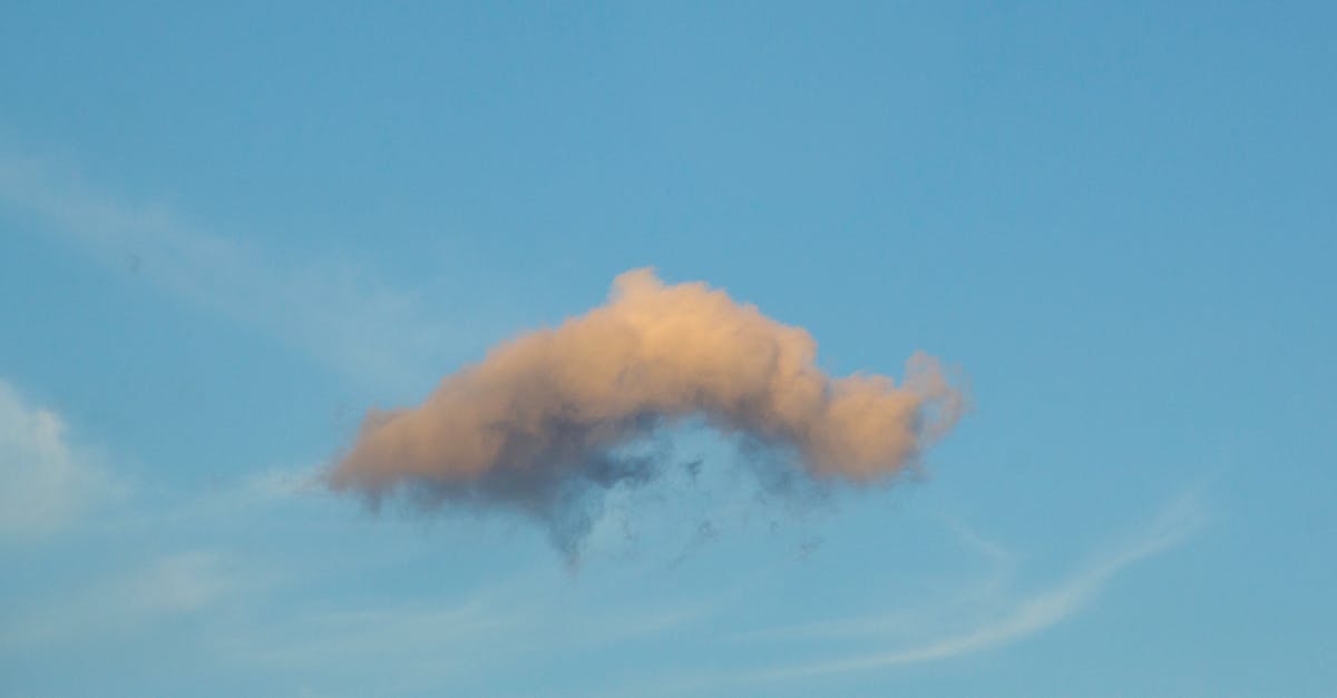 How much does a cloud weigh in pounds