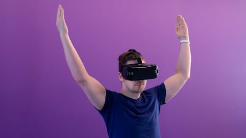Fotografie Van Man Met Behulp Van Virtual Reality Headset