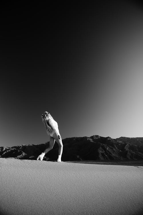 Model Posing in Desert