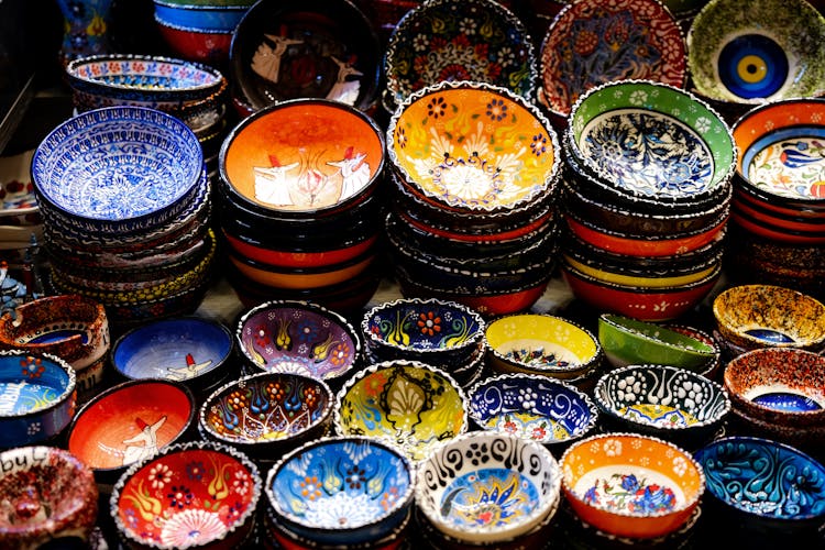 Colorful Plates At A Market Stall 