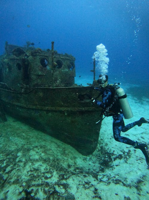 Foto d'estoc gratuïta de acció, aigua, barca