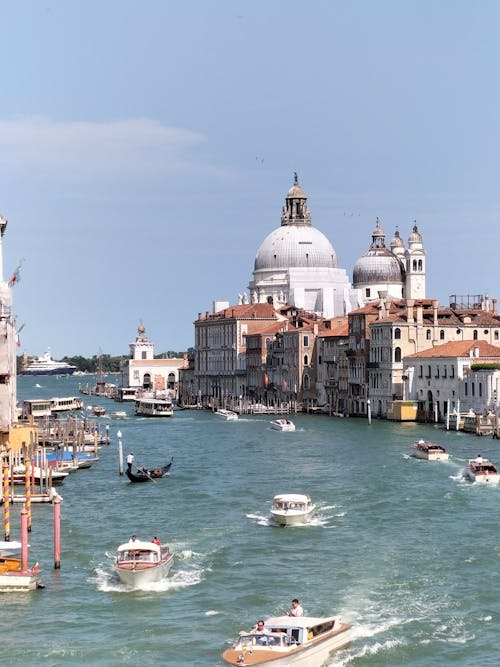 Fotobanka s bezplatnými fotkami na tému Benátky, Canal Grande, člny