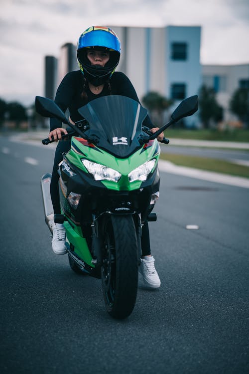 Fotos de stock gratuitas de carretera, casco, ciclista