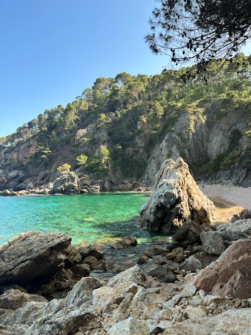 Foto profissional grátis de formações rochosas, litoral, mar