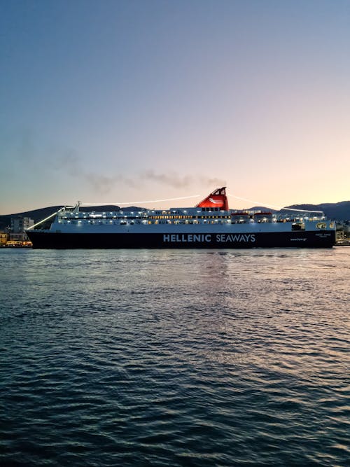 Gratis arkivbilde med blå himmel, cruise, fartøy