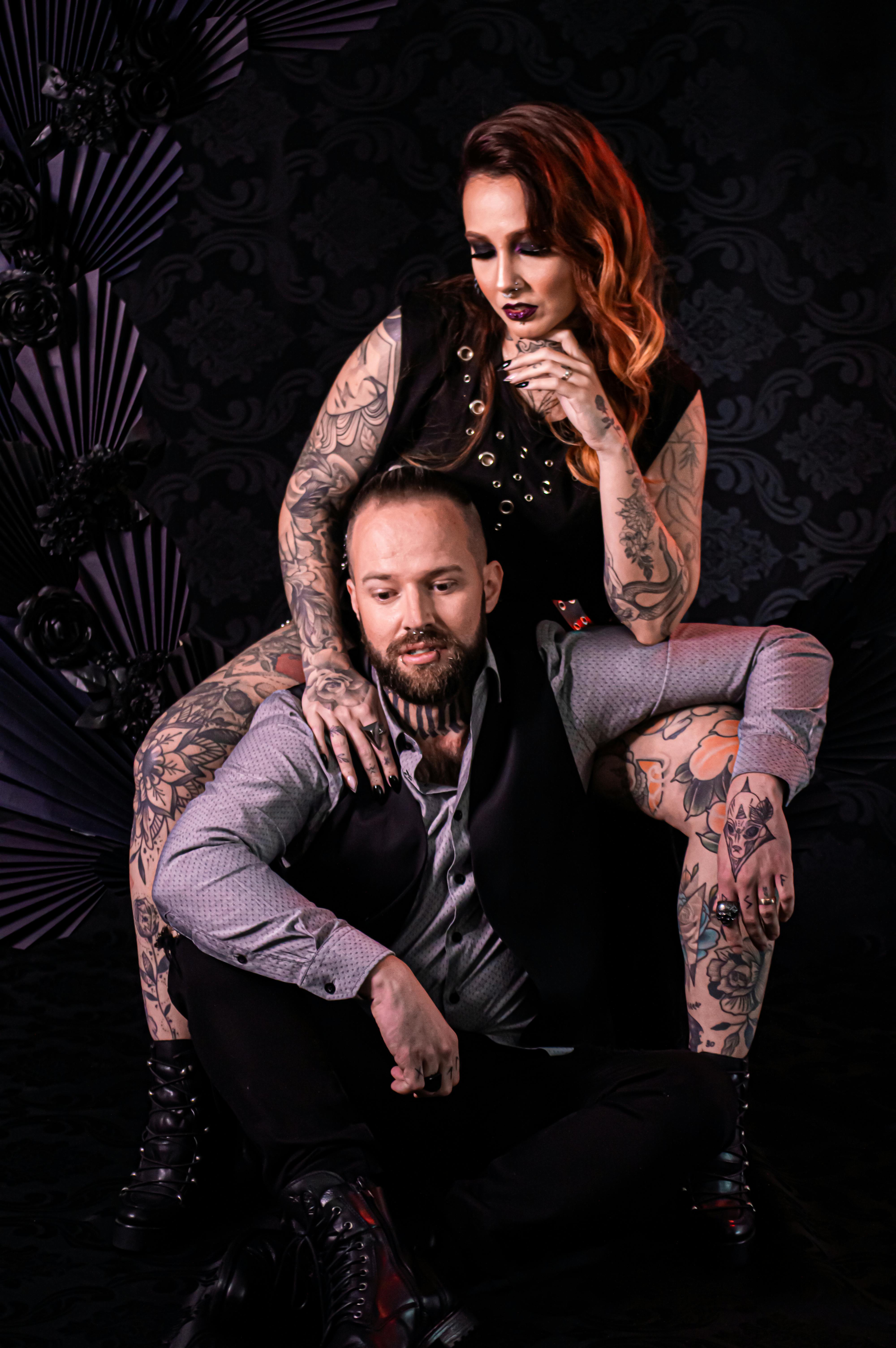 Tattoo style couple hi-res stock photography and images - Alamy
